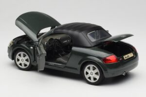 Audi TT 8N Roadster Зелен Revell 1:18 8979 Метал — снимка 5 от 8