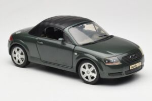 Audi TT 8N Roadster Зелен Revell 1:18 8979 Метал — снимка 6 от 8