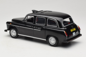 Austin FX4 London Taxi Черен Minichamps 1:18 180136000 Метал — снимка 7 от 8