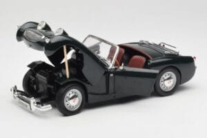 Austin-Healey Sprite Leaf Green Revell 1:18 08837 Метал — снимка 2 от 8