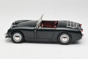 Austin-Healey Sprite Leaf Green Revell 1:18 08837 Метал — снимка 4 от 8