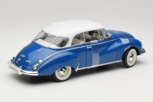 Auto Union 1000 S Coupe Син Бял Revell 1:18 08909 Метал — снимка 2 от 6