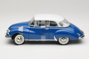 Auto Union 1000 S Coupe Син Бял Revell 1:18 08909 Метал — снимка 3 от 6