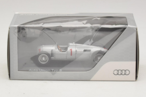 Auto Union Typ B #1 Сребрист Minichamps 1:43 5031300313 Метал — снимка 5 от 5