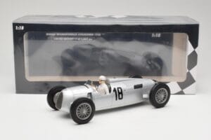 Auto Union Typ C #18 B. Rosemeyer Internationales Eifelrennen Nürburgring Winner 1936 Minichamps 1:18 155361018 Метал — снимка 6 от 6