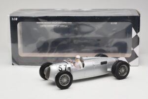Auto Union Type C #57 H. Stuck Winner Shelsley Walsh Hill Climb 1936 Minichamps 1:18 155361057 Метал — снимка 6 от 6
