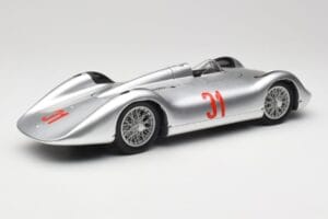 Auto Union Typ C Stromlinie #31 B. Rosemeyer 1937 Сребрист Revell 1:18 08436 Метал — снимка 3 от 8