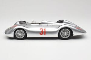Auto Union Typ C Stromlinie #31 B. Rosemeyer 1937 Сребрист Revell 1:18 08436 Метал — снимка 4 от 8