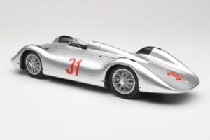 Auto Union Typ C Stromlinie #31 B. Rosemeyer 1937 Сребрист Revell 1:18 08436 Метал — снимка 7 от 8