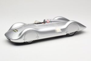 Auto Union Type C Streamliner #72 B. Rosemeyer World Record 1937 Revell 1:18 Auto Union Type C Streamliner #72 B. Rosemeyer World Record 1937 Revell 1:18 08420 Метал