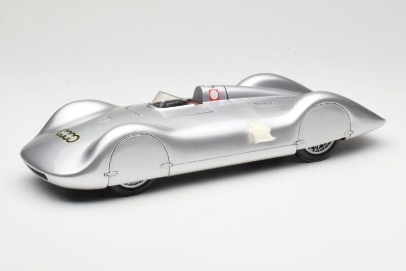 Auto Union Type C Streamliner #72 B. Rosemeyer World Record 1937 Revell 1:18 08420 Метал
