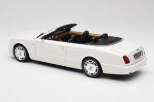 Bentley Azure Glacier White Minichamps 1:18 100139502 Метал — снимка 7 от 8