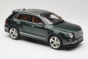 Bentley Bentayga Styling Pack Зелен GT Spirit 1:18 GT133 Смола — снимка 4 от 6