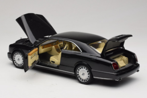 Bentley Brooklands Черен Minichamps 1:18 100139600 Метал — снимка 5 от 8