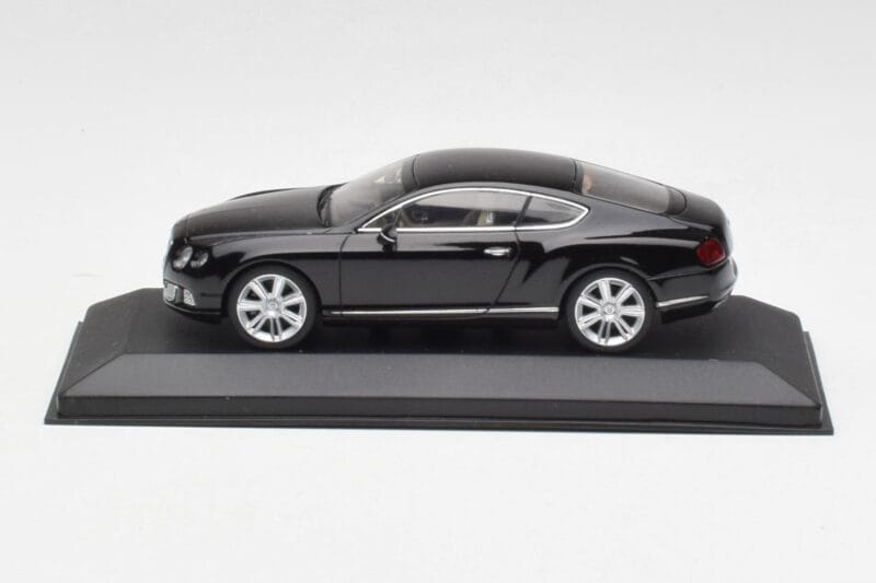 Bentley Continental GT Beluga Черен Minichamps 1:43 436139980 Метал