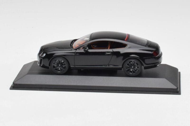 Bentley Continental GT Черен С Черни Джанти Minichamps 1:43 BENTLEY002 Метал
