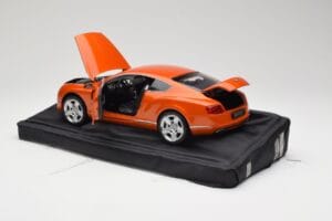 Bentley Continental GT Orange Metallic Minichamps 1:18 100139921 Метал — снимка 5 от 8
