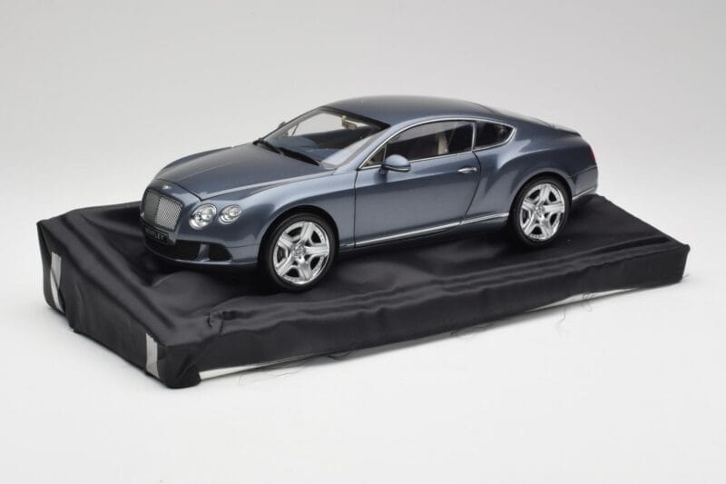 Bentley Continental GT Thunder Сив Minichamps 1:18 BL835