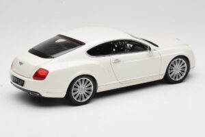 Bentley Continental GT Бял Minichamps 1:18 100139621 Метал — снимка 3 от 8