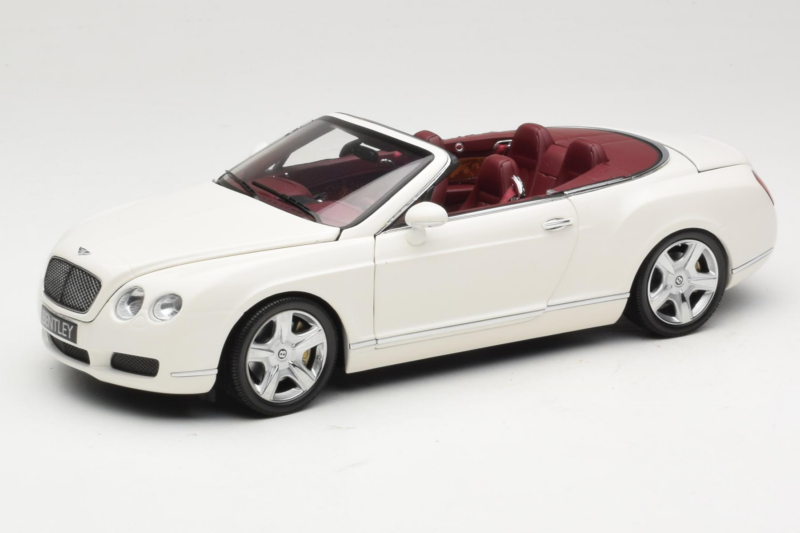 Bentley Continental GTC Бял Minichamps 1:18 100139032 Метал