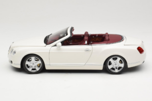 Bentley Continental GTC Бял Minichamps 1:18 100139032 Метал — снимка 4 от 8