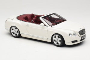 Bentley Continental GTC Бял Minichamps 1:18 100139032 Метал — снимка 6 от 8