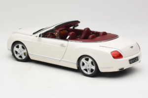 Bentley Continental GTC Бял Minichamps 1:18 100139032 Метал — снимка 7 от 8