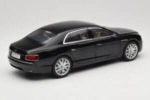 Bentley Flying Spur W12 Onyx Black Kyosho 1:18 08891NX Метал — снимка 3 от 8