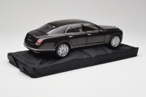 Bentley Mulsanne Burnt Oak Minichamps 1:18 100139905 Метал — снимка 3 от 8