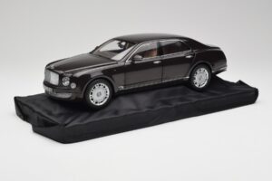 Bentley Mulsanne Burnt Oak Minichamps 1:18 100139905 Метал