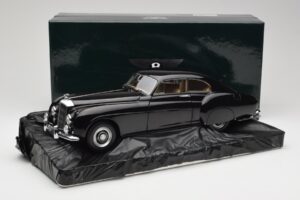 Bentley R-Type Continental Black Metallic Minichamps 1:18 100139420 Метал — снимка 8 от 8