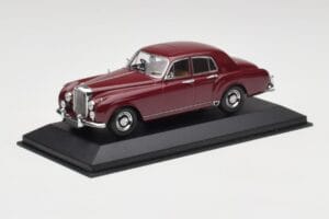 Bentley S1 Continental Flying Spur Бордо Minichamps 1:43 436139550 Метал — снимка 2 от 4