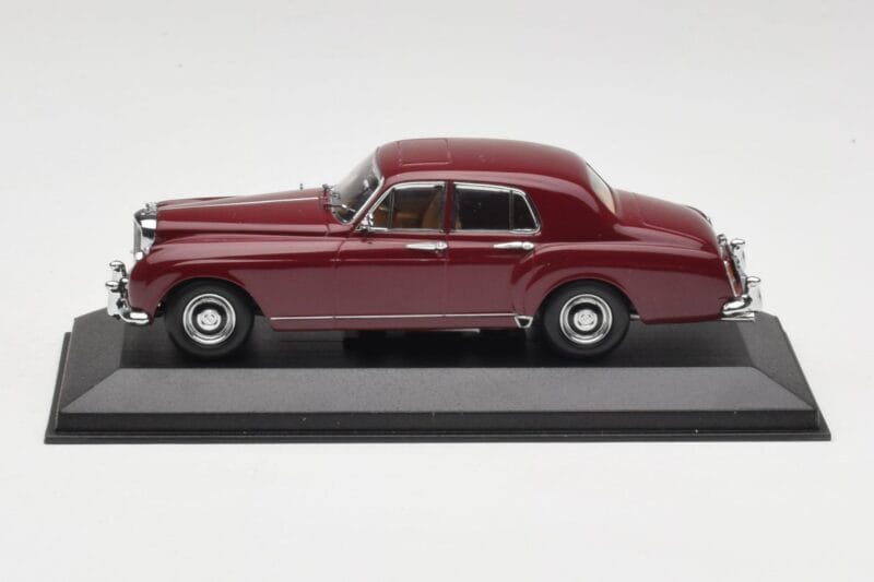 Bentley S1 Continental Flying Spur Бордо Minichamps 1:43 436139550 Метал