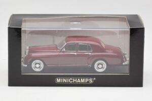 Bentley S1 Continental Flying Spur Кремав Minichamps 1:43 436139551 Метал — снимка 4 от 4