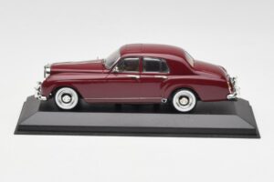 Bentley S1 Continental Flying Spur Кремав Minichamps 1:43 436139551 Метал