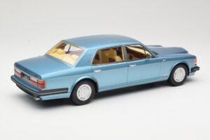 Bentley Turbo R LWB Син GT Spirit 1:18 GT782 Смола — снимка 2 от 6