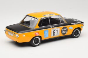 BMW 1600-2 BMW Alpina #61 R. Herzog / N. Lauda DNF 6 Hours Nurburgring 1970 Minichamps 1:18 155702661 Метал — снимка 2 от 6