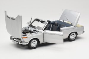BMW 1600 Кабриолет Сребрист Minichamps 1:18 80430145819 Метал — снимка 2 от 8