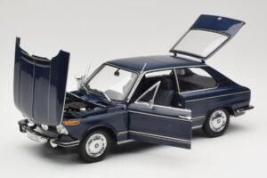 BMW 1600 Touring Син Minichamps 1:18 80430145823 Метал — снимка 2 от 8