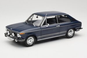 BMW 1600 Touring Син Minichamps 1:18 80430145823 Метал