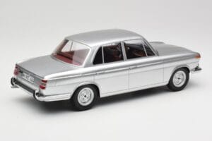 BMW 1800 Ti Сребрист Minichamps 1:18 107024000 Смола — снимка 2 от 6