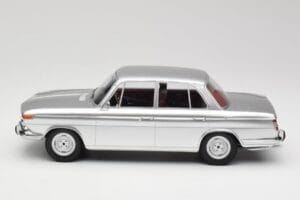 BMW 1800 Ti Сребрист Minichamps 1:18 107024000 Смола — снимка 3 от 6
