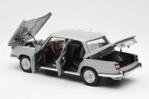 BMW 1800 TiSA Bernina Сив AUTOart 1:18 70621 Метал — снимка 5 от 8