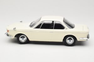 BMW 2000 CS Coupe Кремав KK-Scale 1:18 KKDC180121 Метал — снимка 3 от 6