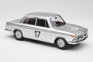 BMW 2000 Ti #17 J. Ickx / H. Hahne 24 Hours of Spa 1966 Winners Minichamps 1:18 107662517 Смола — снимка 4 от 6