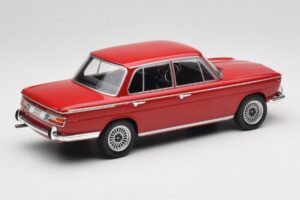 BMW 2000 121 Червен MCG 1:18 MCG18543 Метал — снимка 2 от 6