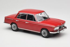 BMW 2000 121 Червен MCG 1:18 MCG18543 Метал — снимка 4 от 6