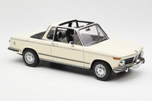 BMW 2002 Baur Кабриолет E10 Chamonix Бял AUTOart 1:18 70532 Метал — снимка 6 от 8