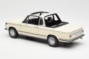 BMW 2002 Baur Кабриолет E10 Chamonix Бял AUTOart 1:18 70532 Метал — снимка 7 от 8