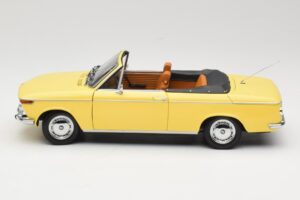 BMW 2002 Кабриолет Ярко Зелено Minichamps 1:18 80430145820 Метал — снимка 4 от 8